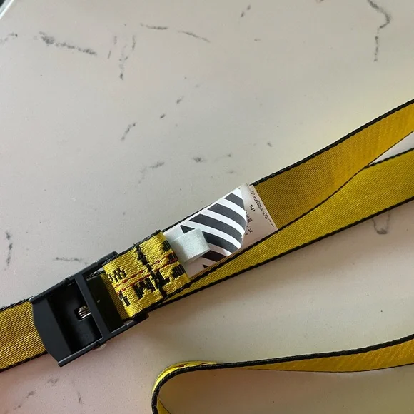 OFF-WHITE Belt - Spring/Summer 2019 Collection by Virgil Abloh - Yellow Canvas OFF-WHITE Belt - Spring/Summer 2019 Collection by Virgil  main image 3